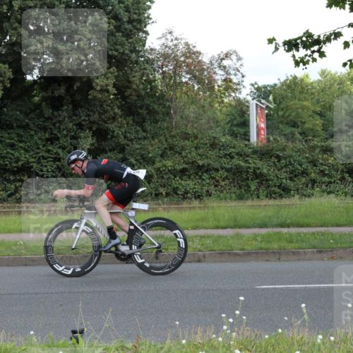 10.08.2025 - GEWOBA Citytriathlon Bremen Yannick Fuchs http://msf.ph/oto/8567172 10.08.2025 12:30:01 Radfahren 640, 675, 688, 699, 717, 760, 769, 875, 884, 942, 960 meine-sportfotos.de