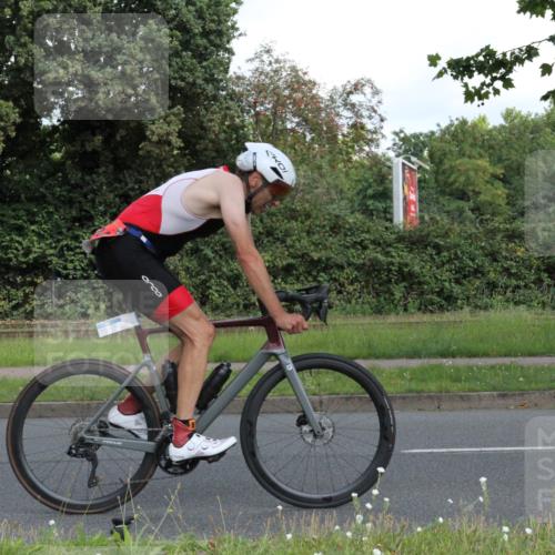 10.08.2025 - GEWOBA Citytriathlon Bremen Yannick Fuchs http://msf.ph/oto/8567180 10.08.2025 12:30:12 Radfahren 640, 675, 717, 722, 745, 760, 769, 823, 875, 884, 935, 943, 960, 1013 meine-sportfotos.de