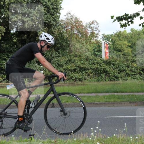 10.08.2025 - GEWOBA Citytriathlon Bremen Yannick Fuchs http://msf.ph/oto/8567181 10.08.2025 12:30:13 Radfahren 640, 675, 717, 722, 733, 745, 760, 769, 823, 875, 884, 935, 943, 960, 1013 meine-sportfotos.de