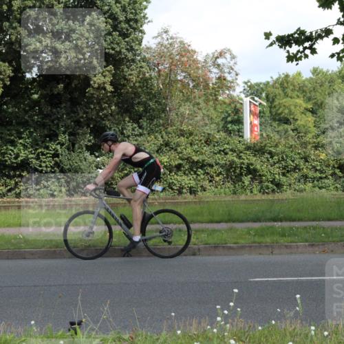 10.08.2025 - GEWOBA Citytriathlon Bremen Yannick Fuchs http://msf.ph/oto/8567184 10.08.2025 12:30:17 Radfahren 640, 717, 722, 733, 745, 760, 769, 823, 884, 932, 935, 943, 1013 meine-sportfotos.de