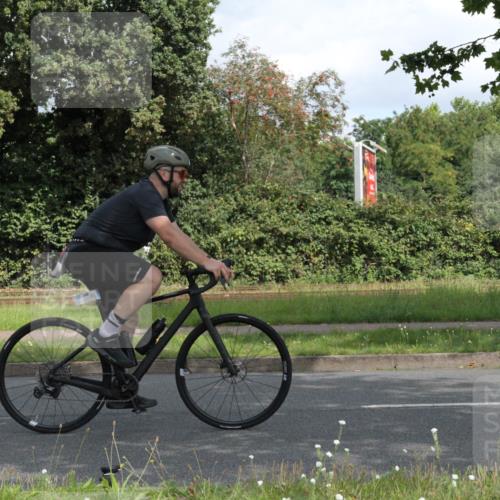 10.08.2025 - GEWOBA Citytriathlon Bremen Yannick Fuchs http://msf.ph/oto/8567190 10.08.2025 12:30:22 Radfahren 722, 733, 745, 760, 767, 823, 884, 932, 935, 943, 1013 meine-sportfotos.de