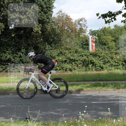 10.08.2025 - GEWOBA Citytriathlon Bremen Yannick Fuchs http://msf.ph/oto/8567192 10.08.2025 12:30:25 Radfahren 722, 733, 745, 767, 823, 924, 932, 935, 943, 1011, 1013 meine-sportfotos.de