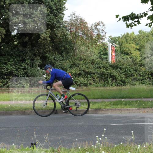 10.08.2025 - GEWOBA Citytriathlon Bremen Yannick Fuchs http://msf.ph/oto/8567196 10.08.2025 12:30:29 Radfahren 722, 733, 745, 767, 823, 924, 932, 937, 943, 1011 meine-sportfotos.de