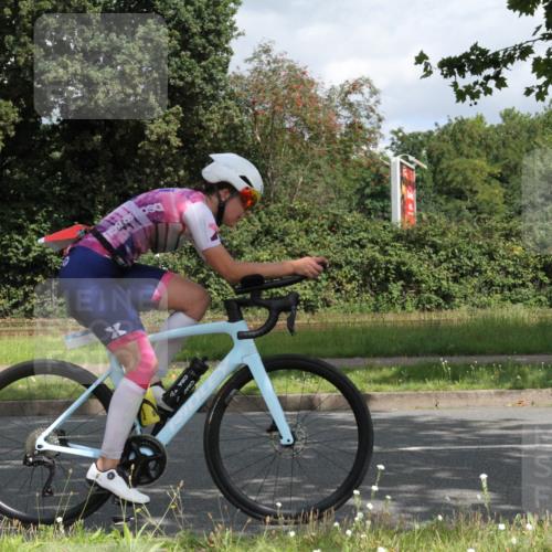 10.08.2025 - GEWOBA Citytriathlon Bremen Yannick Fuchs http://msf.ph/oto/8567214 10.08.2025 12:30:48 Radfahren 587, 752, 916, 924, 937, 951, 1011, 1020, 1022, 1026 meine-sportfotos.de