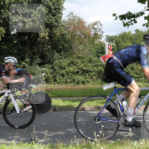 10.08.2025 - GEWOBA Citytriathlon Bremen Yannick Fuchs http://msf.ph/oto/8567217 10.08.2025 12:30:49 Radfahren 587, 752, 916, 924, 937, 951, 1011, 1020, 1022, 1026 meine-sportfotos.de