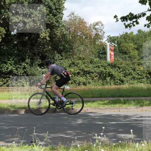 10.08.2025 - GEWOBA Citytriathlon Bremen Yannick Fuchs http://msf.ph/oto/8567219 10.08.2025 12:30:51 Radfahren 587, 752, 916, 937, 951, 1020, 1022, 1026 meine-sportfotos.de