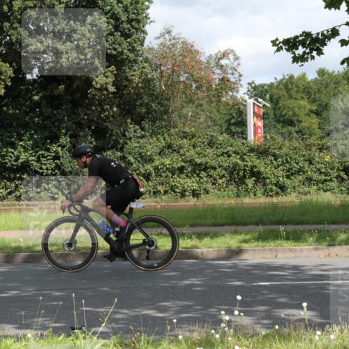 10.08.2025 - GEWOBA Citytriathlon Bremen Yannick Fuchs http://msf.ph/oto/8567225 10.08.2025 12:31:05 Radfahren 621, 692, 753, 801, 1020 meine-sportfotos.de