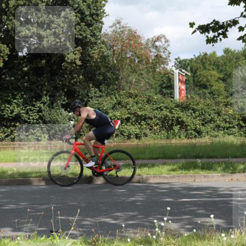 10.08.2025 - GEWOBA Citytriathlon Bremen Yannick Fuchs http://msf.ph/oto/8567226 10.08.2025 12:31:05 Radfahren 621, 692, 753, 801, 1020 meine-sportfotos.de