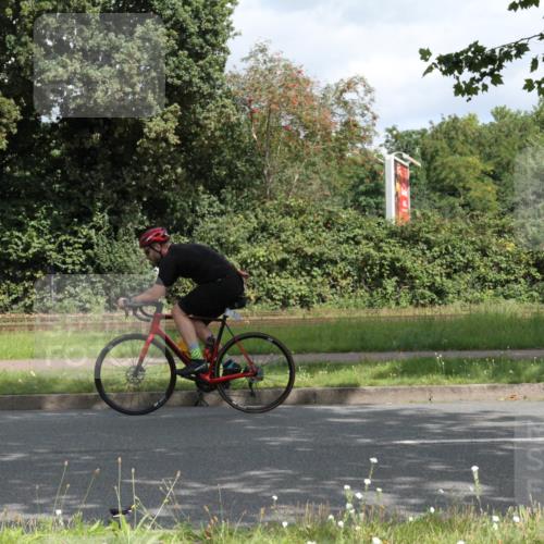10.08.2025 - GEWOBA Citytriathlon Bremen Yannick Fuchs http://msf.ph/oto/8567234 10.08.2025 12:31:13 Radfahren 575, 621, 630, 692, 753, 801, 905 meine-sportfotos.de