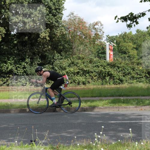 10.08.2025 - GEWOBA Citytriathlon Bremen Yannick Fuchs http://msf.ph/oto/8567236 10.08.2025 12:31:17 Radfahren 575, 616, 621, 630, 692, 753, 801, 894, 905 meine-sportfotos.de
