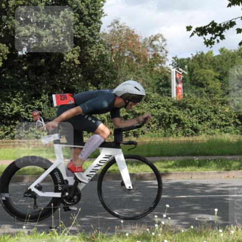 10.08.2025 - GEWOBA Citytriathlon Bremen Yannick Fuchs http://msf.ph/oto/8567240 10.08.2025 12:31:23 Radfahren 564, 575, 616, 621, 630, 649, 753, 788, 793, 801, 863, 894, 905 meine-sportfotos.de