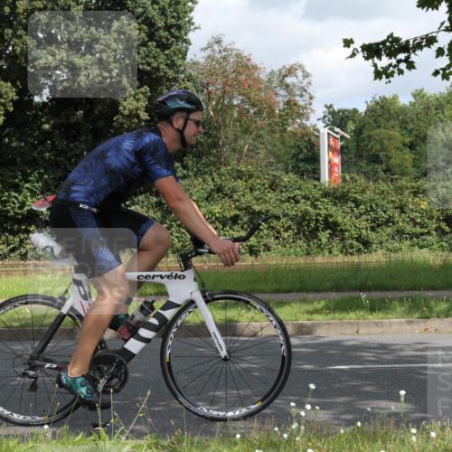 10.08.2025 - GEWOBA Citytriathlon Bremen Yannick Fuchs http://msf.ph/oto/8567253 10.08.2025 12:31:36 Radfahren 564, 616, 649, 654, 655, 666, 667, 788, 793, 863, 894, 905, 950 meine-sportfotos.de