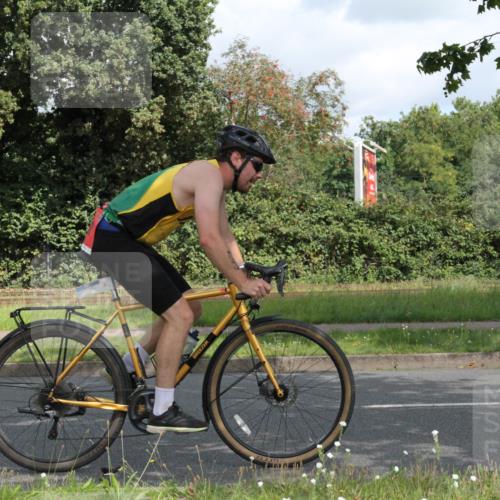 10.08.2025 - GEWOBA Citytriathlon Bremen Yannick Fuchs http://msf.ph/oto/8567261 10.08.2025 12:31:50 Radfahren 552, 615, 627, 654, 655, 657, 666, 667, 689, 770, 839, 873, 876, 897, 950 meine-sportfotos.de