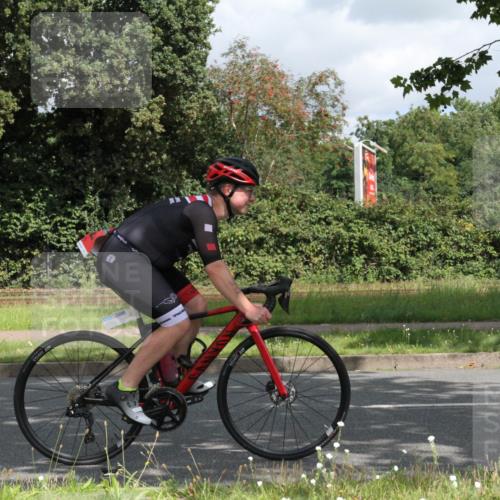 10.08.2025 - GEWOBA Citytriathlon Bremen Yannick Fuchs http://msf.ph/oto/8567262 10.08.2025 12:31:53 Radfahren 552, 615, 627, 654, 657, 666, 667, 689, 770, 839, 857, 873, 876, 888, 897 meine-sportfotos.de