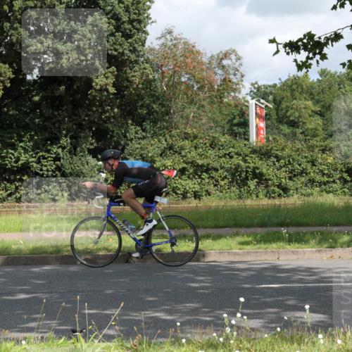 10.08.2025 - GEWOBA Citytriathlon Bremen Yannick Fuchs http://msf.ph/oto/8567263 10.08.2025 12:31:54 Radfahren 552, 615, 627, 654, 657, 666, 667, 689, 770, 838, 839, 857, 873, 876, 888, 897 meine-sportfotos.de