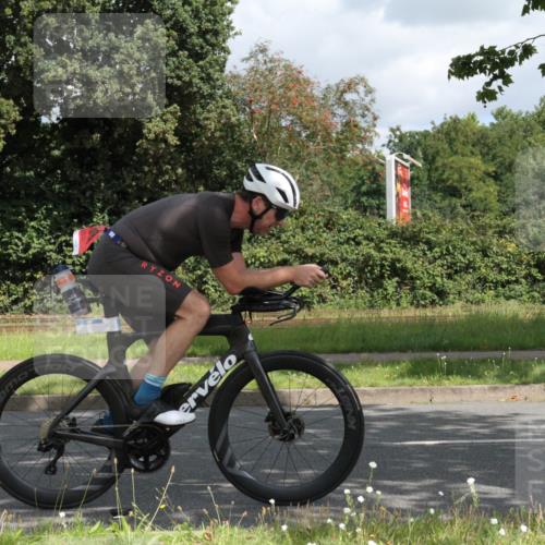 10.08.2025 - GEWOBA Citytriathlon Bremen Yannick Fuchs http://msf.ph/oto/8567267 10.08.2025 12:31:57 Radfahren 552, 615, 627, 657, 666, 667, 689, 770, 806, 838, 839, 857, 873, 876, 888, 897 meine-sportfotos.de