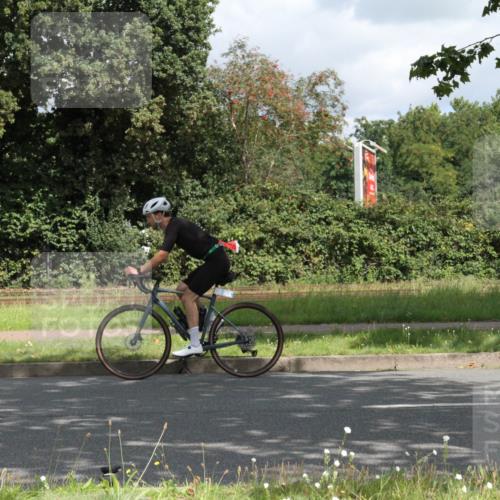 10.08.2025 - GEWOBA Citytriathlon Bremen Yannick Fuchs http://msf.ph/oto/8567270 10.08.2025 12:31:59 Radfahren 552, 615, 627, 657, 666, 667, 689, 770, 806, 838, 839, 857, 873, 876, 888, 897 meine-sportfotos.de