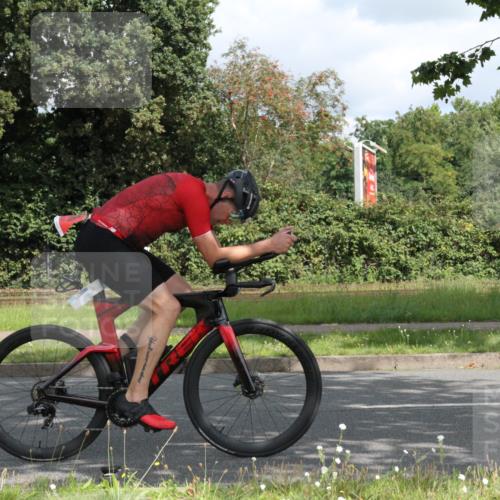 10.08.2025 - GEWOBA Citytriathlon Bremen Yannick Fuchs http://msf.ph/oto/8567273 10.08.2025 12:32:03 Radfahren 552, 615, 627, 657, 682, 689, 770, 806, 838, 839, 857, 873, 876, 888, 897 meine-sportfotos.de