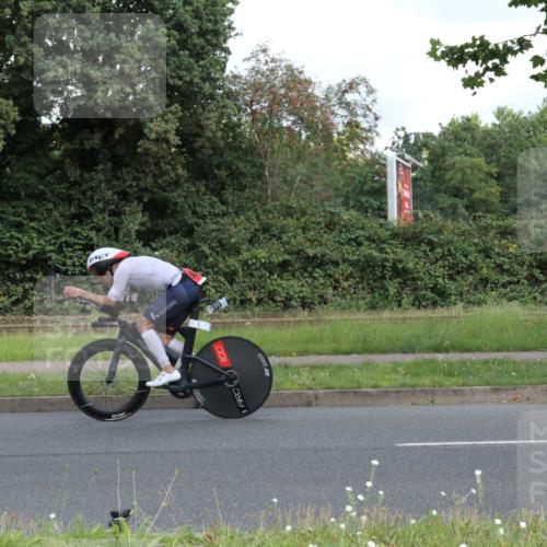 10.08.2025 - GEWOBA Citytriathlon Bremen Yannick Fuchs http://msf.ph/oto/8567288 10.08.2025 12:32:23 Radfahren 551, 641, 643, 648, 682, 735, 776, 840, 959 meine-sportfotos.de