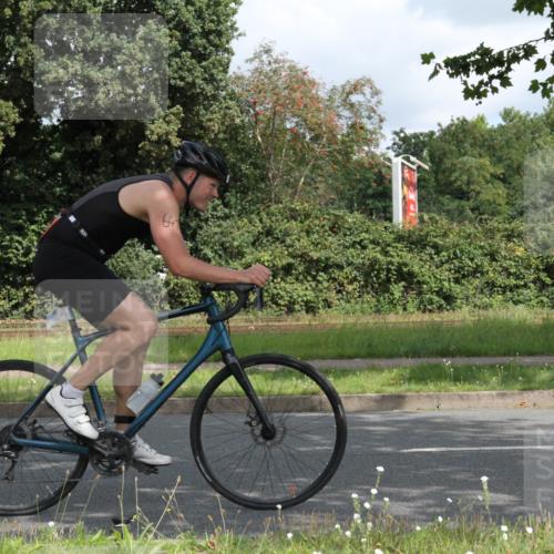 10.08.2025 - GEWOBA Citytriathlon Bremen Yannick Fuchs http://msf.ph/oto/8567294 10.08.2025 12:32:30 Radfahren 551, 641, 643, 648, 735, 776, 840, 959, 1017 meine-sportfotos.de