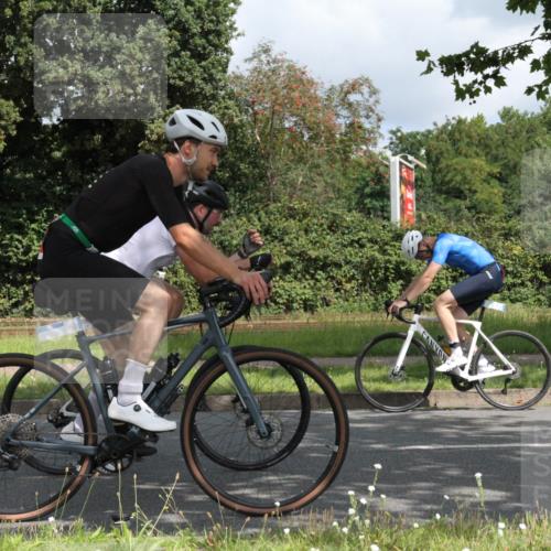 10.08.2025 - GEWOBA Citytriathlon Bremen Yannick Fuchs http://msf.ph/oto/8567305 10.08.2025 12:32:57 Radfahren 566, 604, 626, 664, 681, 715, 824, 852, 1010, 1016 meine-sportfotos.de