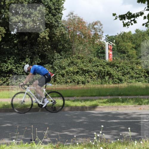 10.08.2025 - GEWOBA Citytriathlon Bremen Yannick Fuchs http://msf.ph/oto/8567306 10.08.2025 12:32:57 Radfahren 566, 604, 626, 664, 681, 715, 824, 852, 1010, 1016 meine-sportfotos.de