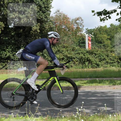 10.08.2025 - GEWOBA Citytriathlon Bremen Yannick Fuchs http://msf.ph/oto/8567307 10.08.2025 12:32:58 Radfahren 566, 604, 626, 664, 681, 715, 824, 852, 1010, 1016 meine-sportfotos.de
