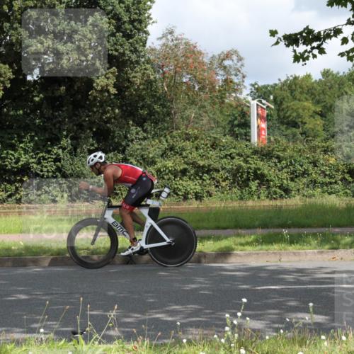 10.08.2025 - GEWOBA Citytriathlon Bremen Yannick Fuchs http://msf.ph/oto/8567308 10.08.2025 12:33:00 Radfahren 554, 566, 604, 626, 664, 681, 715, 824, 852, 1010, 1016 meine-sportfotos.de