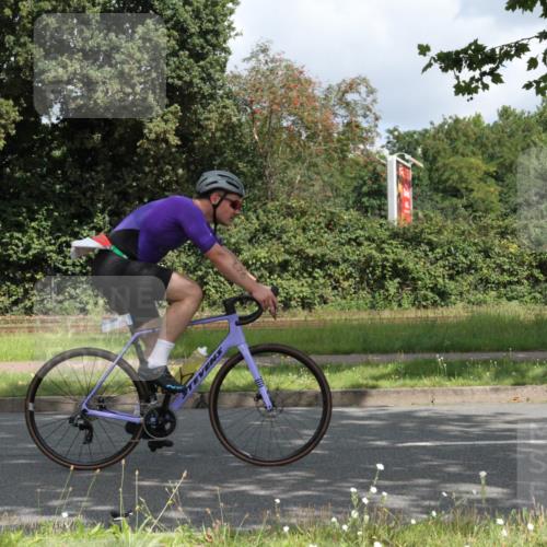 10.08.2025 - GEWOBA Citytriathlon Bremen Yannick Fuchs http://msf.ph/oto/8567311 10.08.2025 12:33:03 Radfahren 554, 604, 626, 664, 681, 708, 715, 738, 824, 1010, 1016 meine-sportfotos.de