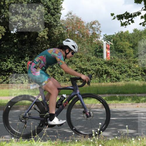 10.08.2025 - GEWOBA Citytriathlon Bremen Yannick Fuchs http://msf.ph/oto/8567313 10.08.2025 12:33:07 Radfahren 554, 604, 626, 664, 681, 708, 715, 738, 824, 836, 859, 1010, 1016 meine-sportfotos.de