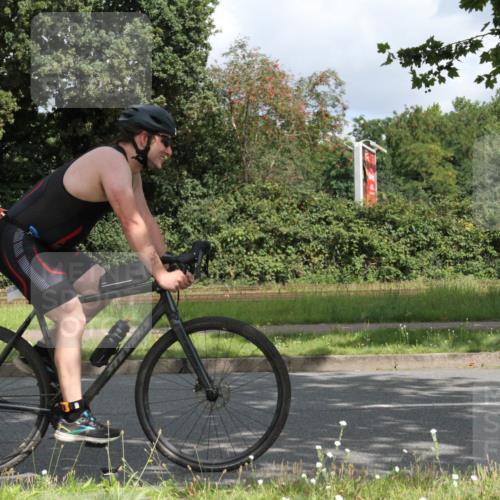 10.08.2025 - GEWOBA Citytriathlon Bremen Yannick Fuchs http://msf.ph/oto/8567320 10.08.2025 12:33:16 Radfahren 554, 708, 738, 824, 836, 859 meine-sportfotos.de