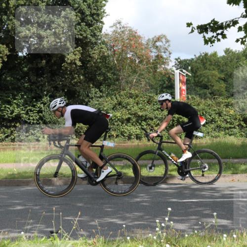 10.08.2025 - GEWOBA Citytriathlon Bremen Yannick Fuchs http://msf.ph/oto/8567334 10.08.2025 12:33:48 Radfahren 560, 635, 741, 856, 858, 867, 895 meine-sportfotos.de