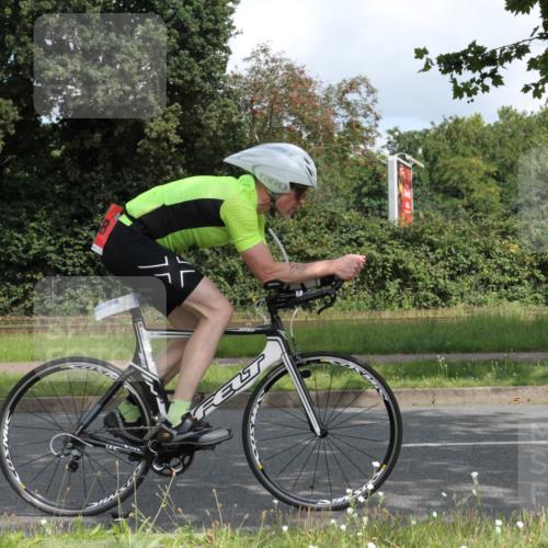 10.08.2025 - GEWOBA Citytriathlon Bremen Yannick Fuchs http://msf.ph/oto/8567341 10.08.2025 12:33:58 Radfahren 560, 635, 637, 741, 768, 856, 858, 867 meine-sportfotos.de