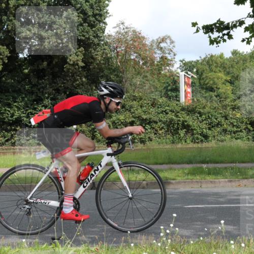 10.08.2025 - GEWOBA Citytriathlon Bremen Yannick Fuchs http://msf.ph/oto/8567344 10.08.2025 12:34:00 Radfahren 560, 635, 637, 741, 768, 858, 867 meine-sportfotos.de