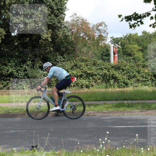 10.08.2025 - GEWOBA Citytriathlon Bremen Yannick Fuchs http://msf.ph/oto/8567347 10.08.2025 12:34:06 Radfahren 637, 741, 768, 822, 834, 858, 867 meine-sportfotos.de