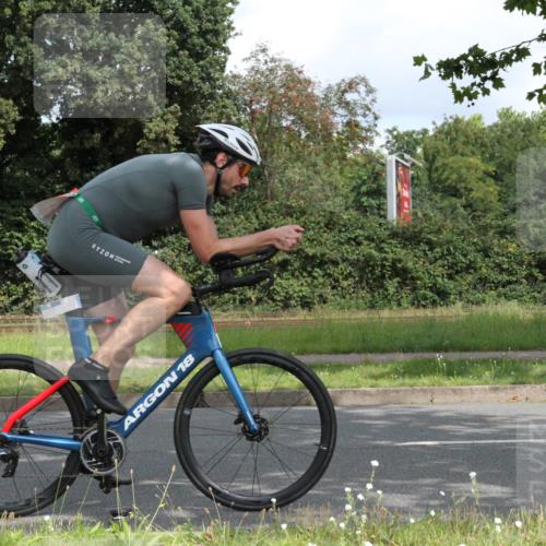 10.08.2025 - GEWOBA Citytriathlon Bremen Yannick Fuchs http://msf.ph/oto/8567353 10.08.2025 12:34:15 Radfahren 553, 686, 768, 822, 834, 891 meine-sportfotos.de
