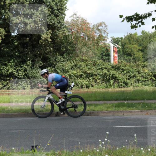 10.08.2025 - GEWOBA Citytriathlon Bremen Yannick Fuchs http://msf.ph/oto/8567356 10.08.2025 12:34:21 Radfahren 553, 686, 822, 834, 891, 912 meine-sportfotos.de