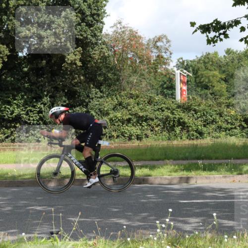 10.08.2025 - GEWOBA Citytriathlon Bremen Yannick Fuchs http://msf.ph/oto/8567357 10.08.2025 12:34:23 Radfahren 553, 686, 822, 834, 891, 912 meine-sportfotos.de