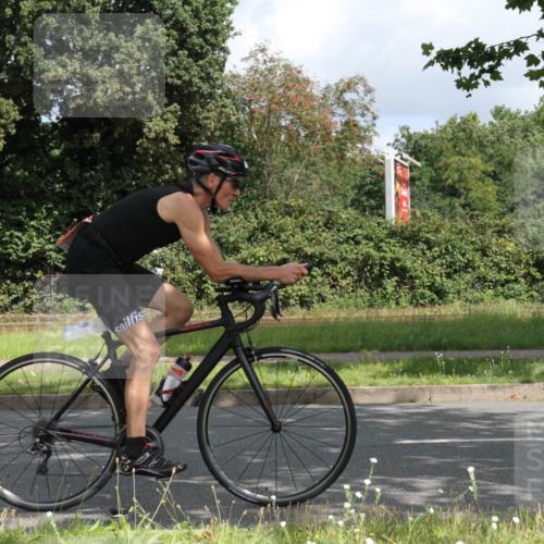 10.08.2025 - GEWOBA Citytriathlon Bremen Yannick Fuchs http://msf.ph/oto/8567358 10.08.2025 12:34:25 Radfahren 553, 686, 822, 834, 891, 912, 1037 meine-sportfotos.de