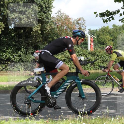 10.08.2025 - GEWOBA Citytriathlon Bremen Yannick Fuchs http://msf.ph/oto/8567370 10.08.2025 12:34:42 Radfahren 556, 584, 591, 632, 736, 826, 841, 914, 1027, 1037 meine-sportfotos.de