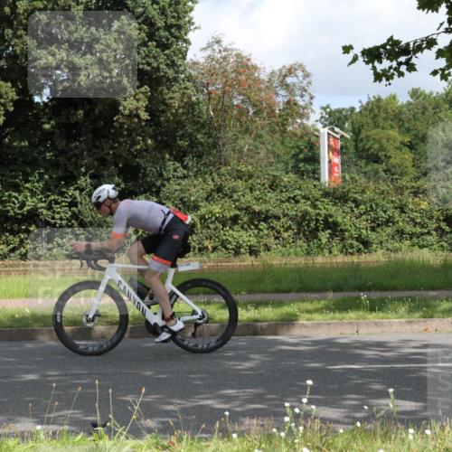 10.08.2025 - GEWOBA Citytriathlon Bremen Yannick Fuchs http://msf.ph/oto/8567374 10.08.2025 12:34:44 Radfahren 556, 584, 591, 632, 736, 826, 841, 914, 1027, 1037 meine-sportfotos.de
