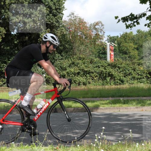 10.08.2025 - GEWOBA Citytriathlon Bremen Yannick Fuchs http://msf.ph/oto/8567375 10.08.2025 12:34:45 Radfahren 556, 584, 591, 632, 680, 736, 826, 841, 914, 1027, 1037 meine-sportfotos.de