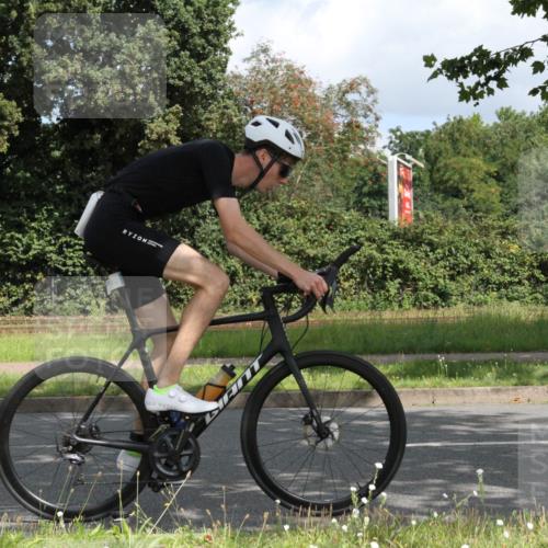 10.08.2025 - GEWOBA Citytriathlon Bremen Yannick Fuchs http://msf.ph/oto/8567376 10.08.2025 12:34:48 Radfahren 556, 584, 591, 632, 680, 736, 826, 841, 855, 914, 915, 1027, 1037 meine-sportfotos.de