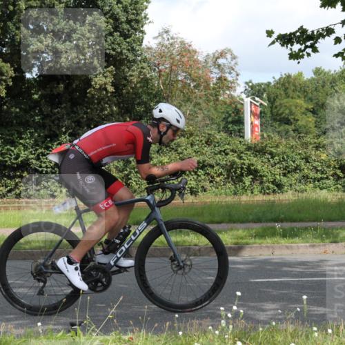 10.08.2025 - GEWOBA Citytriathlon Bremen Yannick Fuchs http://msf.ph/oto/8567377 10.08.2025 12:34:49 Radfahren 556, 584, 591, 632, 680, 736, 826, 841, 855, 914, 915, 956, 1027, 1037 meine-sportfotos.de