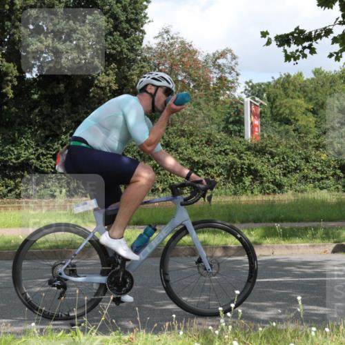 10.08.2025 - GEWOBA Citytriathlon Bremen Yannick Fuchs http://msf.ph/oto/8567382 10.08.2025 12:34:56 Radfahren 556, 591, 632, 680, 826, 841, 855, 902, 915, 956, 1035 meine-sportfotos.de