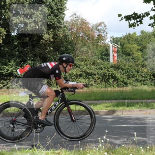 10.08.2025 - GEWOBA Citytriathlon Bremen Yannick Fuchs http://msf.ph/oto/8567385 10.08.2025 12:35:00 Radfahren 556, 558, 632, 680, 707, 855, 902, 915, 956, 1035 meine-sportfotos.de
