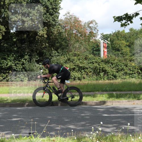 10.08.2025 - GEWOBA Citytriathlon Bremen Yannick Fuchs http://msf.ph/oto/8567399 10.08.2025 12:35:31 Radfahren 579, 642, 719, 742, 763, 783, 833, 919, 973, 1039 meine-sportfotos.de