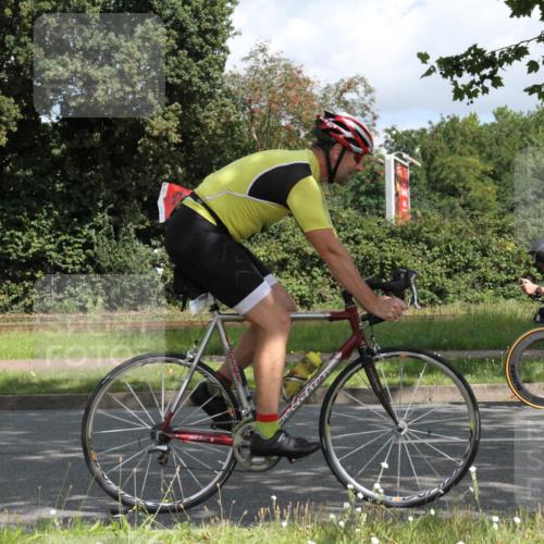 10.08.2025 - GEWOBA Citytriathlon Bremen Yannick Fuchs http://msf.ph/oto/8567404 10.08.2025 12:35:35 Radfahren 642, 719, 742, 763, 783, 833, 919, 933, 966, 1039 meine-sportfotos.de