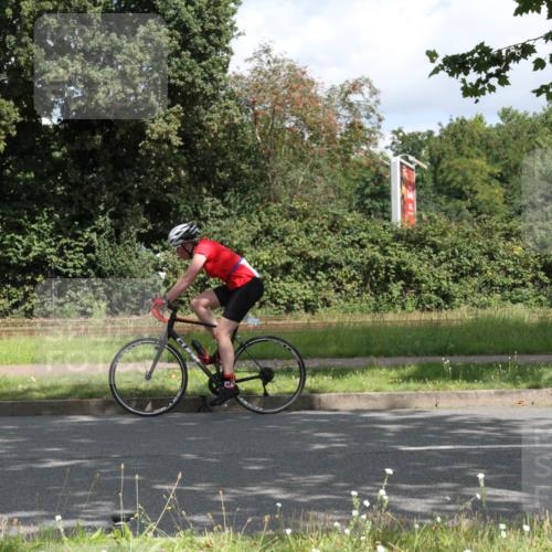 10.08.2025 - GEWOBA Citytriathlon Bremen Yannick Fuchs http://msf.ph/oto/8567411 10.08.2025 12:35:43 Radfahren 642, 719, 742, 763, 783, 833, 843, 919, 933, 966 meine-sportfotos.de