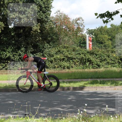 10.08.2025 - GEWOBA Citytriathlon Bremen Yannick Fuchs http://msf.ph/oto/8567420 10.08.2025 12:35:53 Radfahren 567, 843, 877, 933, 966 meine-sportfotos.de